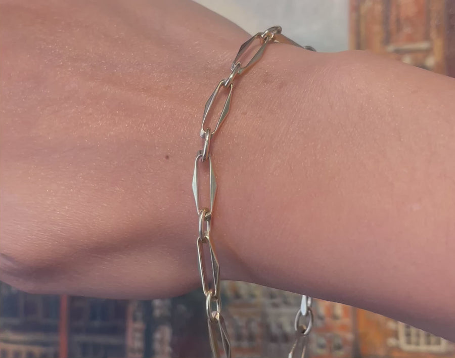 Forever closed braclet in 14 carat gold
