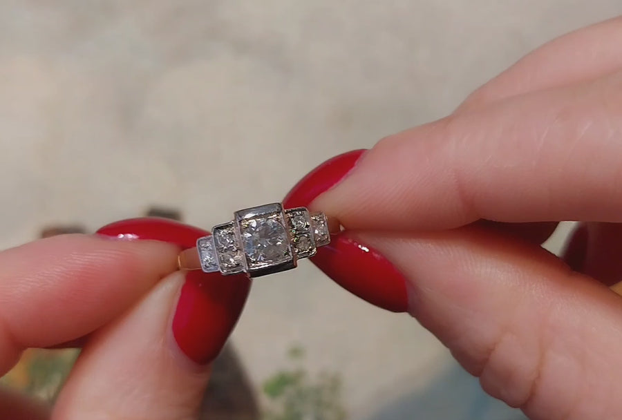 Vintage Art Deco diamond ring in 18 carat gold