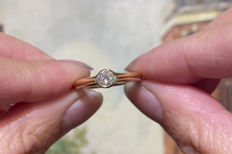18 carat gold diamond solitaire ring