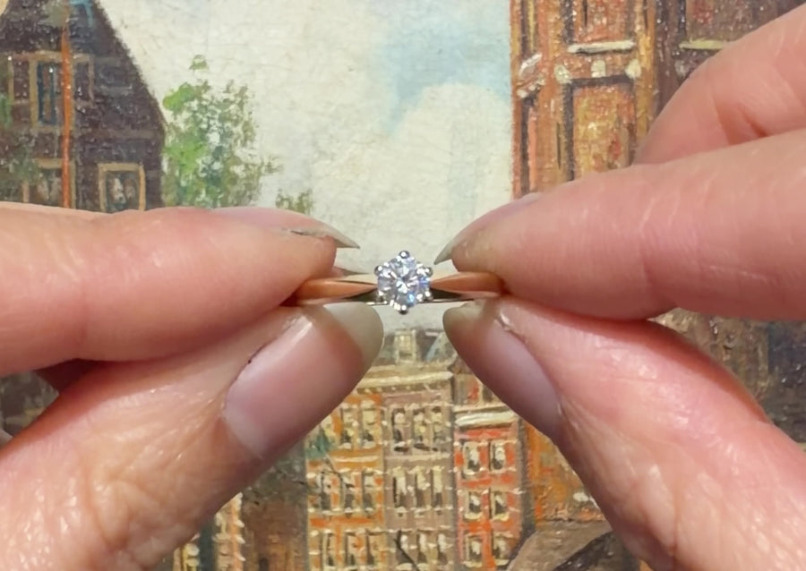 Diamond solitaire ring in 14 carat gold