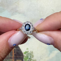 Vintage ring met saffier en roosgeslepen diamanten van 18 karaat goud en platina