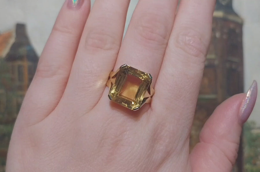 Citrine ring in 18 carat gold