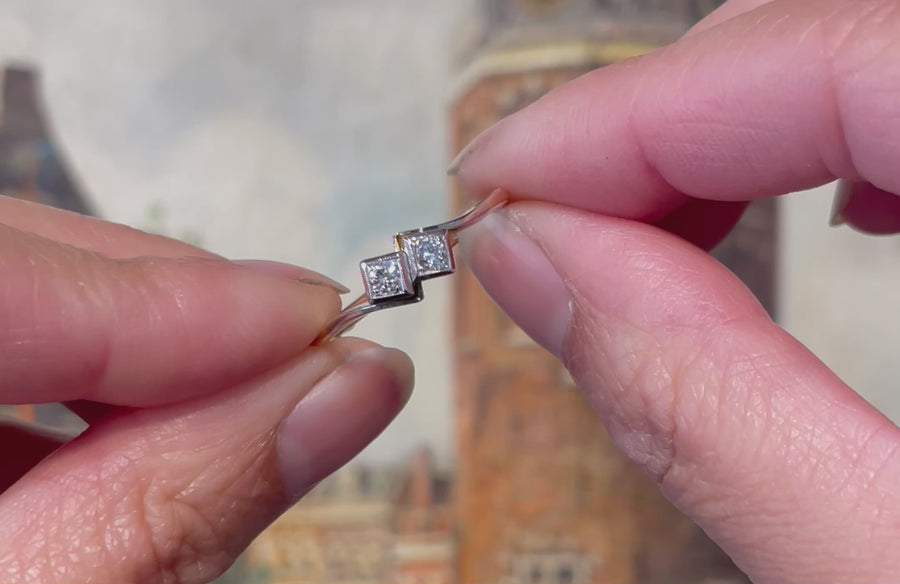 Diamond Toi et Moi ring in 18 carat gold