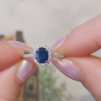 Sapphire cluster ring in 18 carat white gold