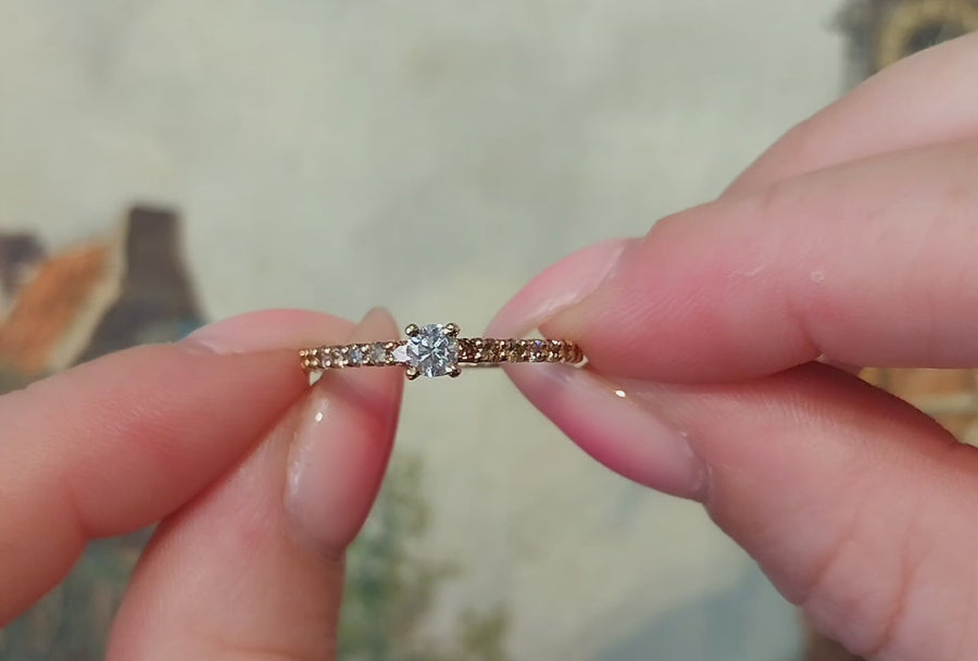 Light brown and brilliant cut diamond ring