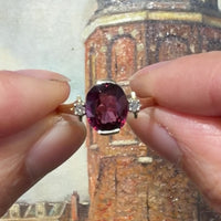Vintage garnet and diamond ring in 14 carat gold
