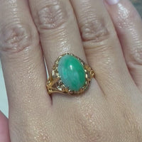 Cabochon jade ring in 14 carat gold