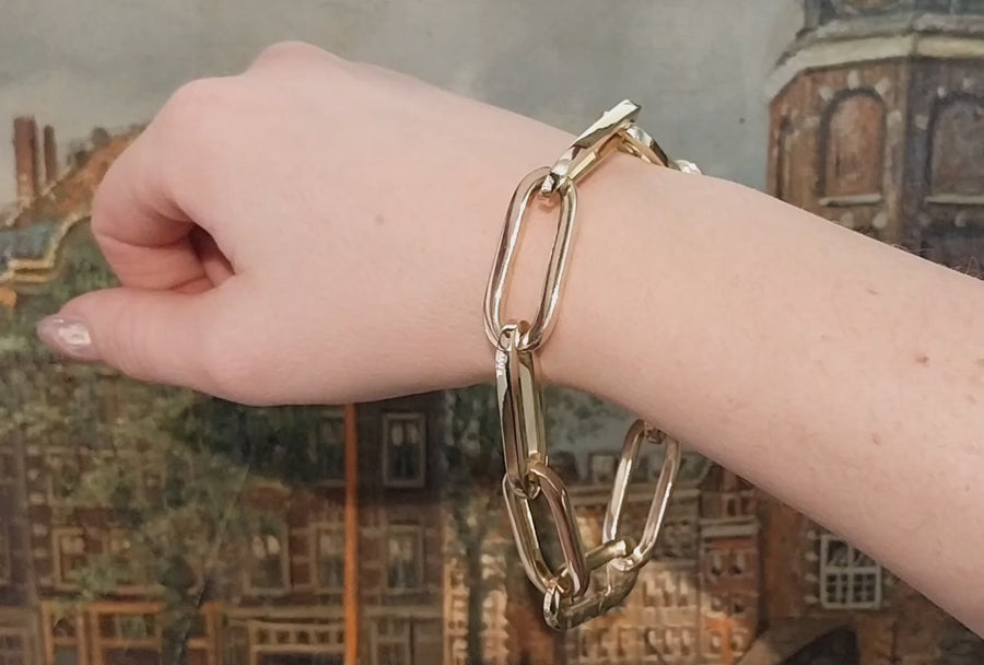 Paper clip bracelet in 14 carat gold