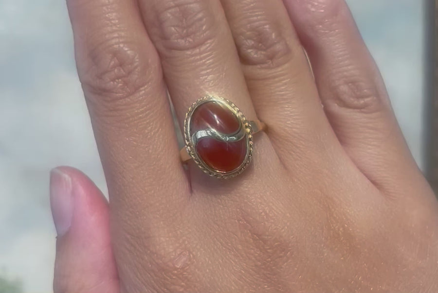 Cabochon carnelian ring in 14 carat gold