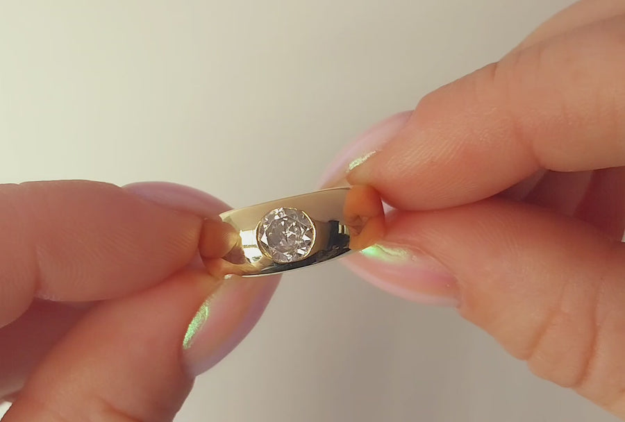 Vintage diamond ring in 18 carat gold