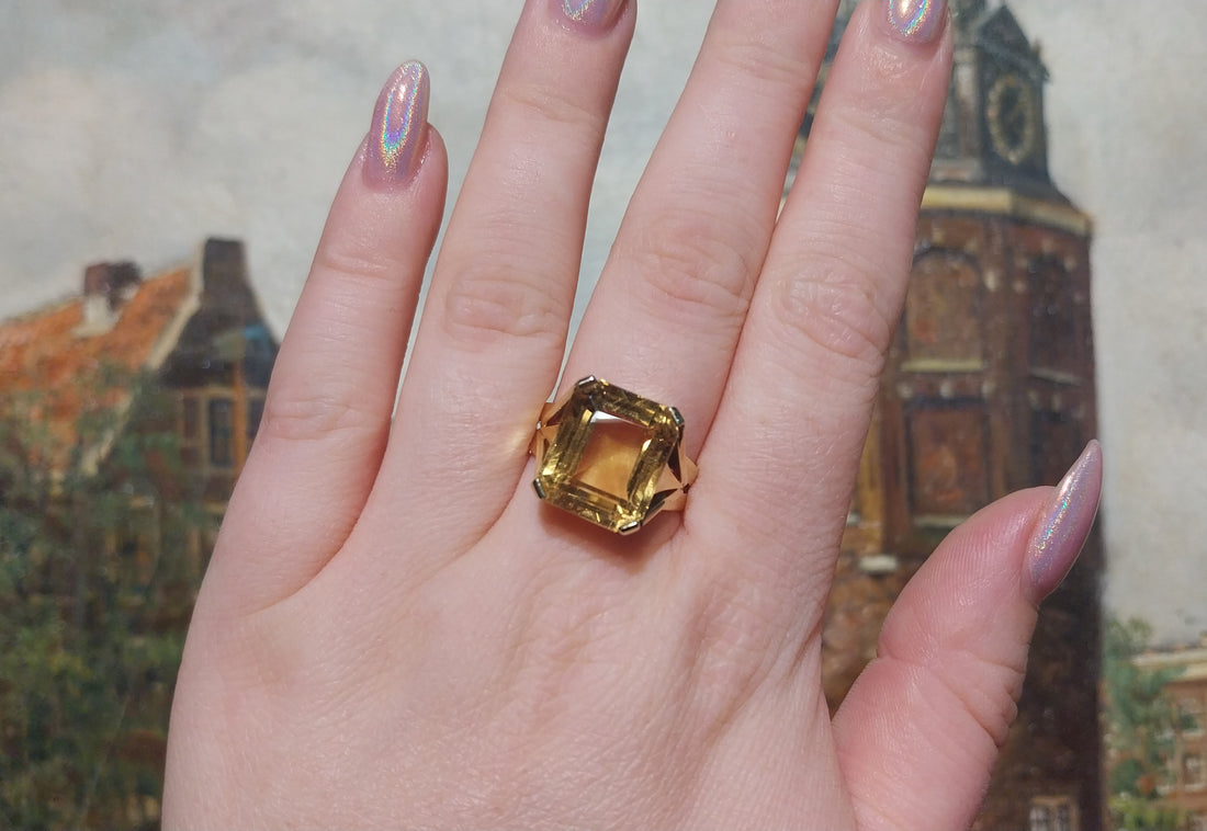 Citrine ring in 18 carat gold-Vintage Rings-The Antique Ring Shop