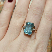 Aquamarine and diamond ring in 14 carat gold