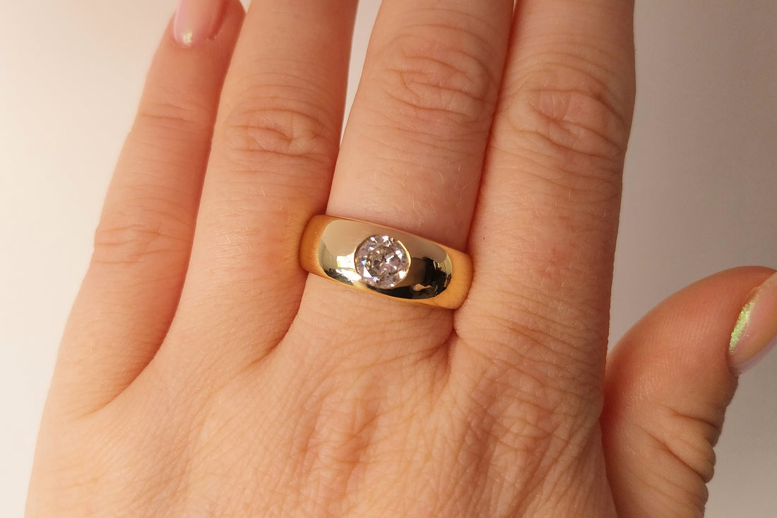 Vintage diamond ring in 18 carat gold-Vintage Rings-The Antique Ring Shop