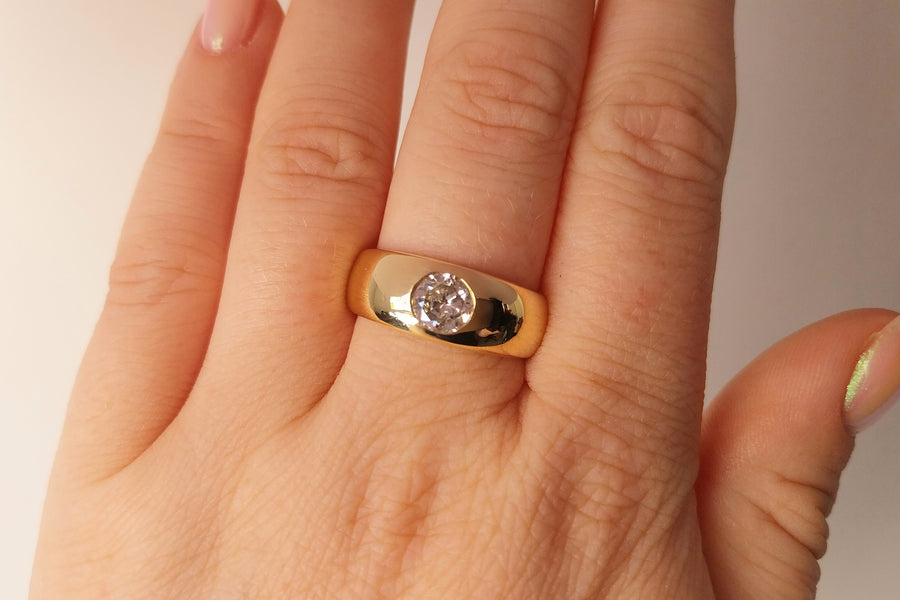 Vintage diamond ring in 18 carat gold-Vintage Rings-The Antique Ring Shop