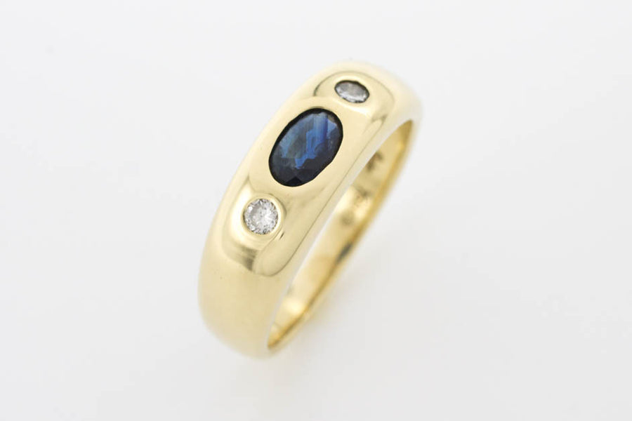 Sapphire and diamond trilogy ring in 18 carat gold.-Vintage & retro rings-The Antique Ring Shop